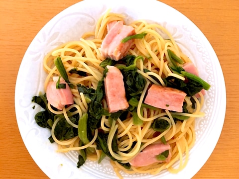 ベーコンとほうれん草のバター醤油パスタ